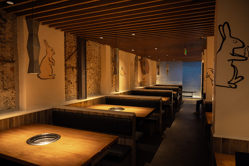 Floor 1 - Table for 6