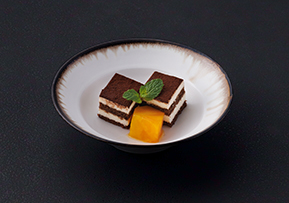 Tiramisu Cake with Fruits